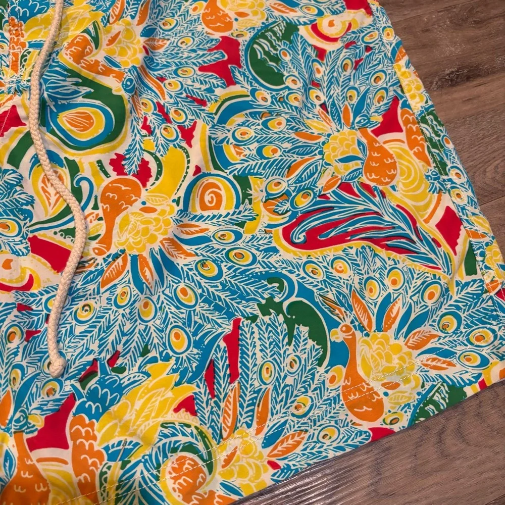 Lilly Pulitzer via Palm Beach men’s nylon swim trunks peacocks size 40 unlined